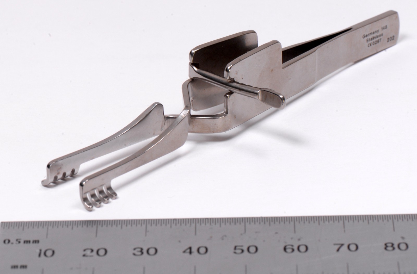 Jarit #205-111 Heiss Skin Retractor 3⅞” Blunt Surgical Germany Stainless