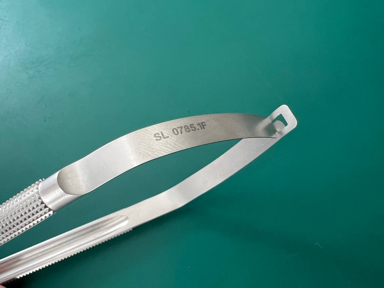 Wexler SL0785.1F Potts-Scissors 125° Angled V-Neck Micro Fine Blades 6.5”