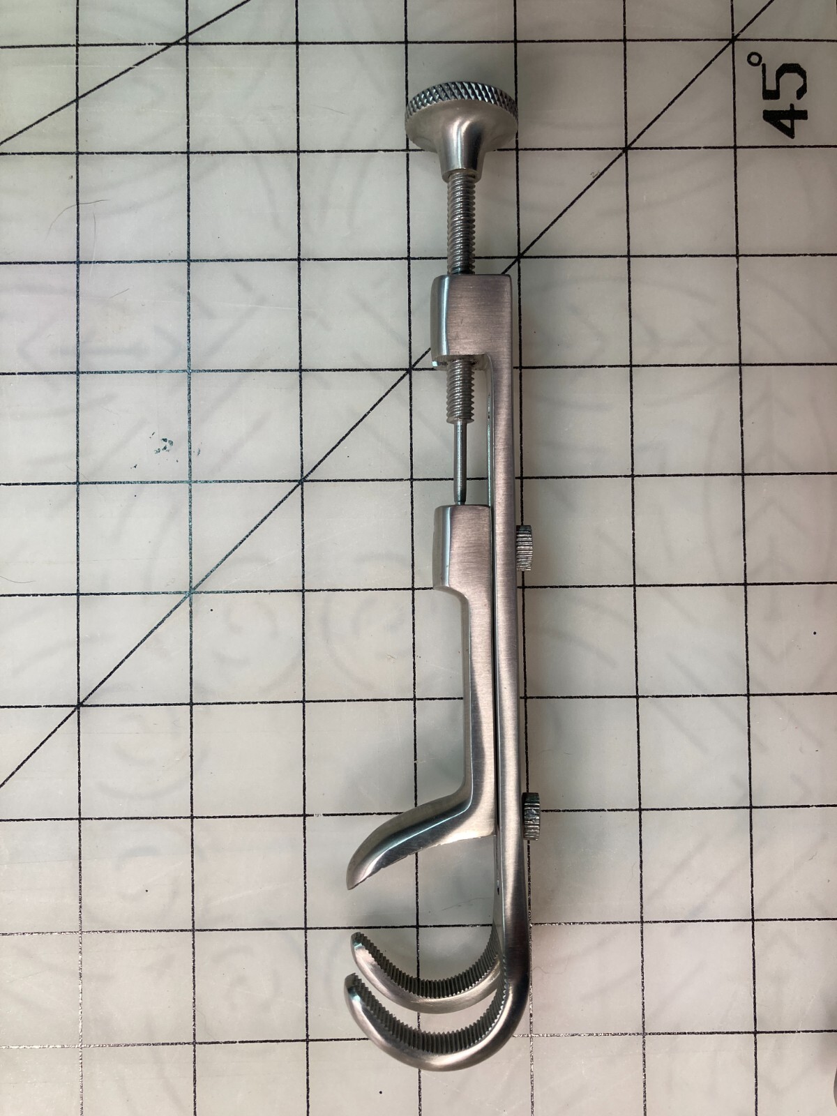Lowman 8 Inch Bone Holding Clamp 1×2 Prong