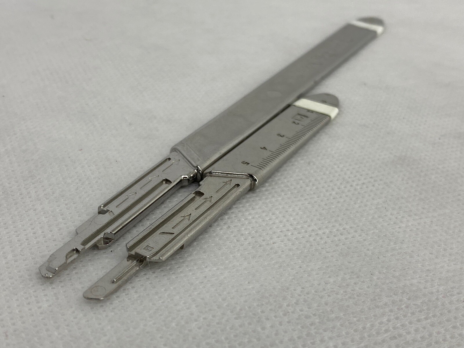 Bard Parker BD Protected Blade Metal Handles Size 3 REF 374030 3L REF 374031 (2)