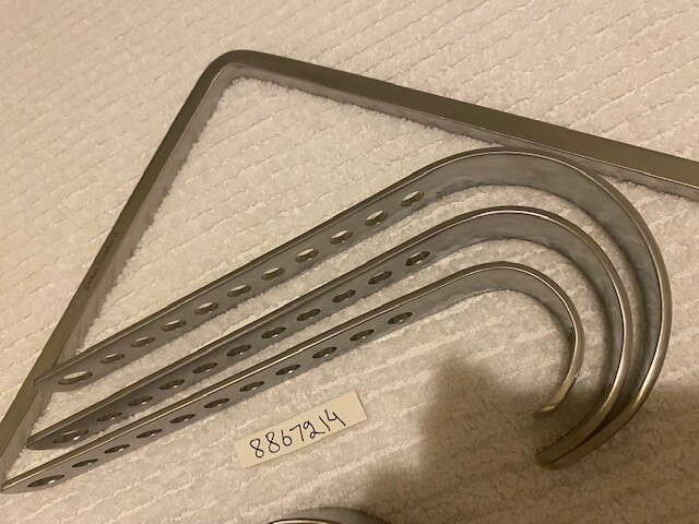 WM8867214 CHARNLEY TYPE RETRACTOR WITH 6 BLADE.