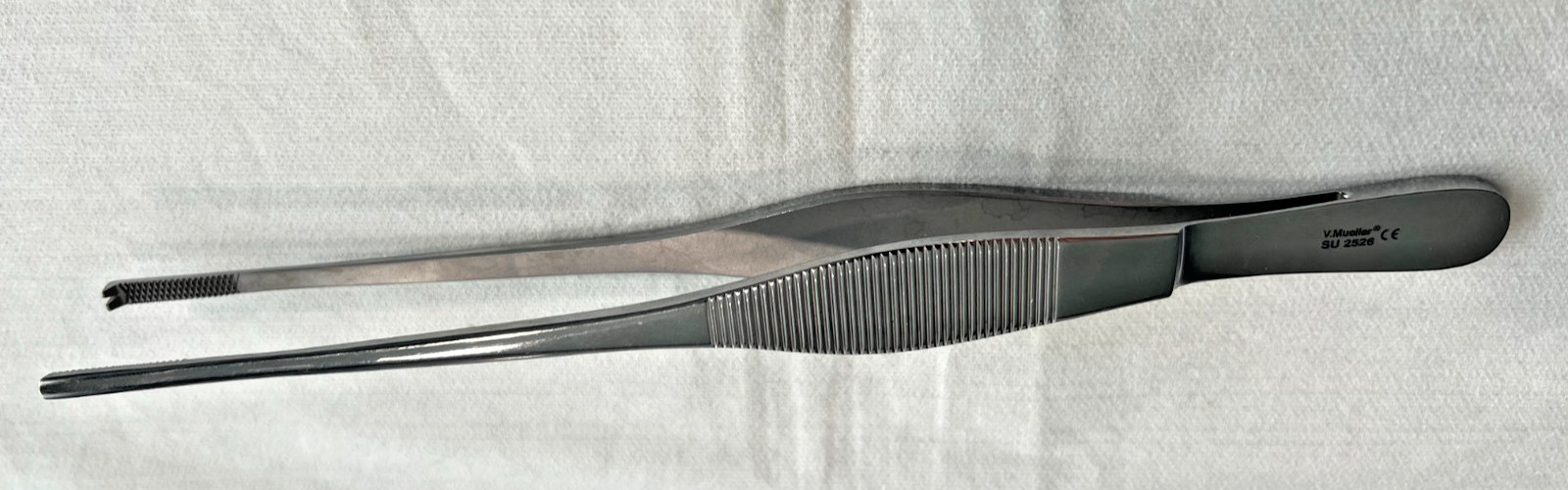 V. Mueller SU 2526 Heaney tissue forceps, size 7 1/2″, 2 X 1 teeth gripping tip