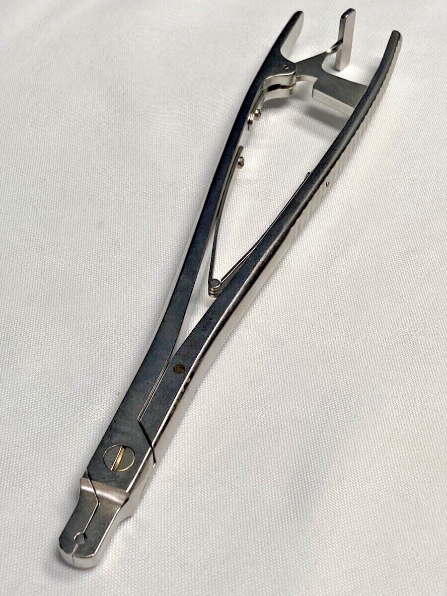 Synthes 388.45 USS Bar Holding Forceps For 3.5mm Bar US120 Orthopedic Neurology