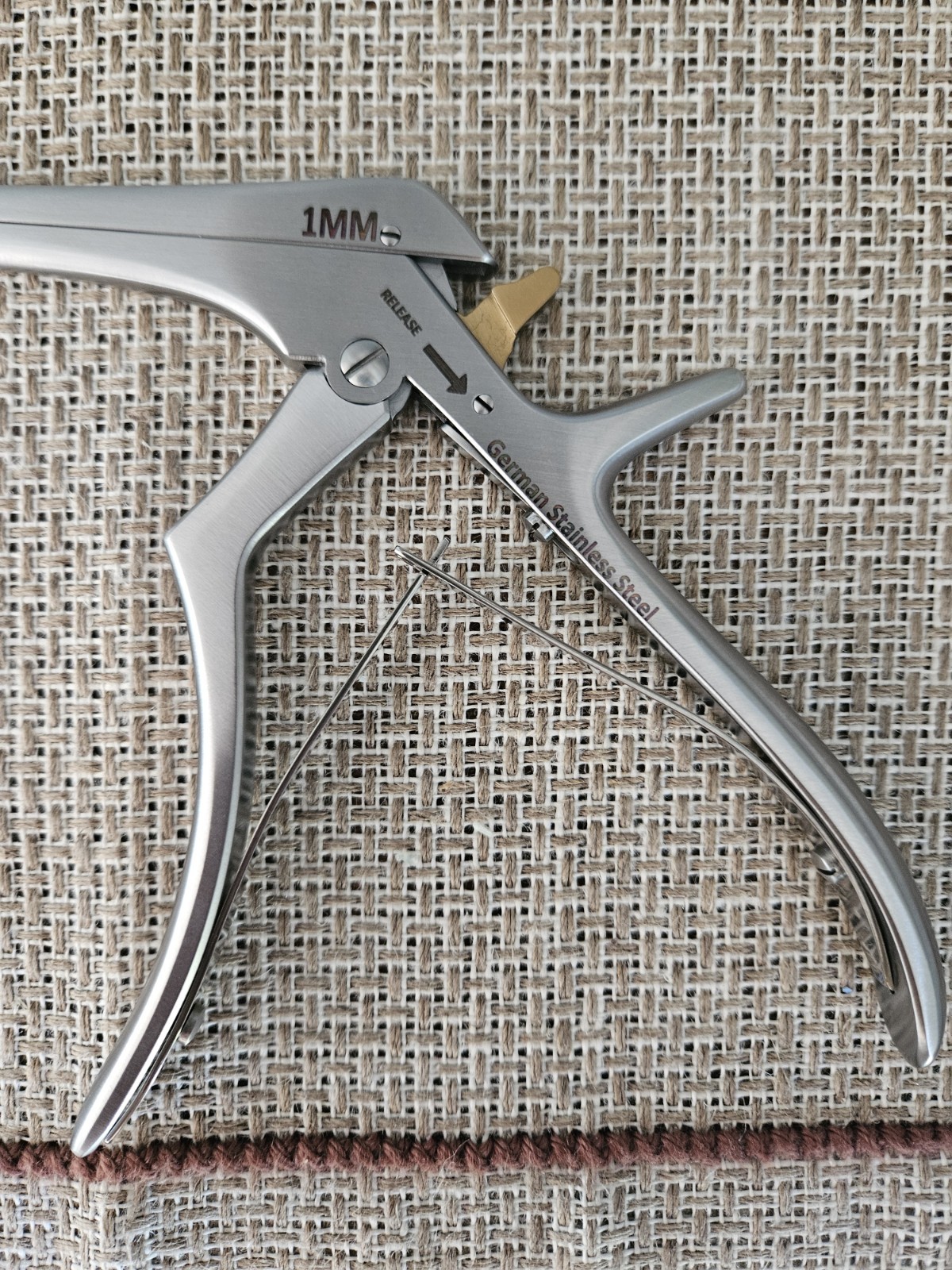 7″ Micro Kerrison Rongeur Up-Bite 90°, 1mm German Stainless Steel w/ Locking Bar