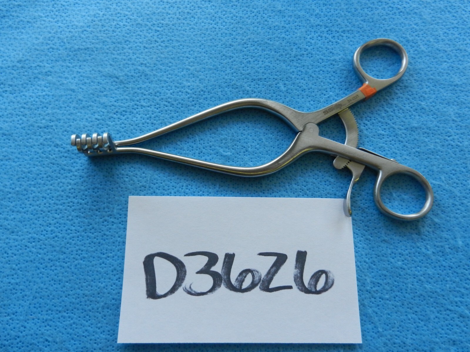 D3626 Codman Symmetry Surgical 3 X 4 Prong Taylor Retractor 24-2221