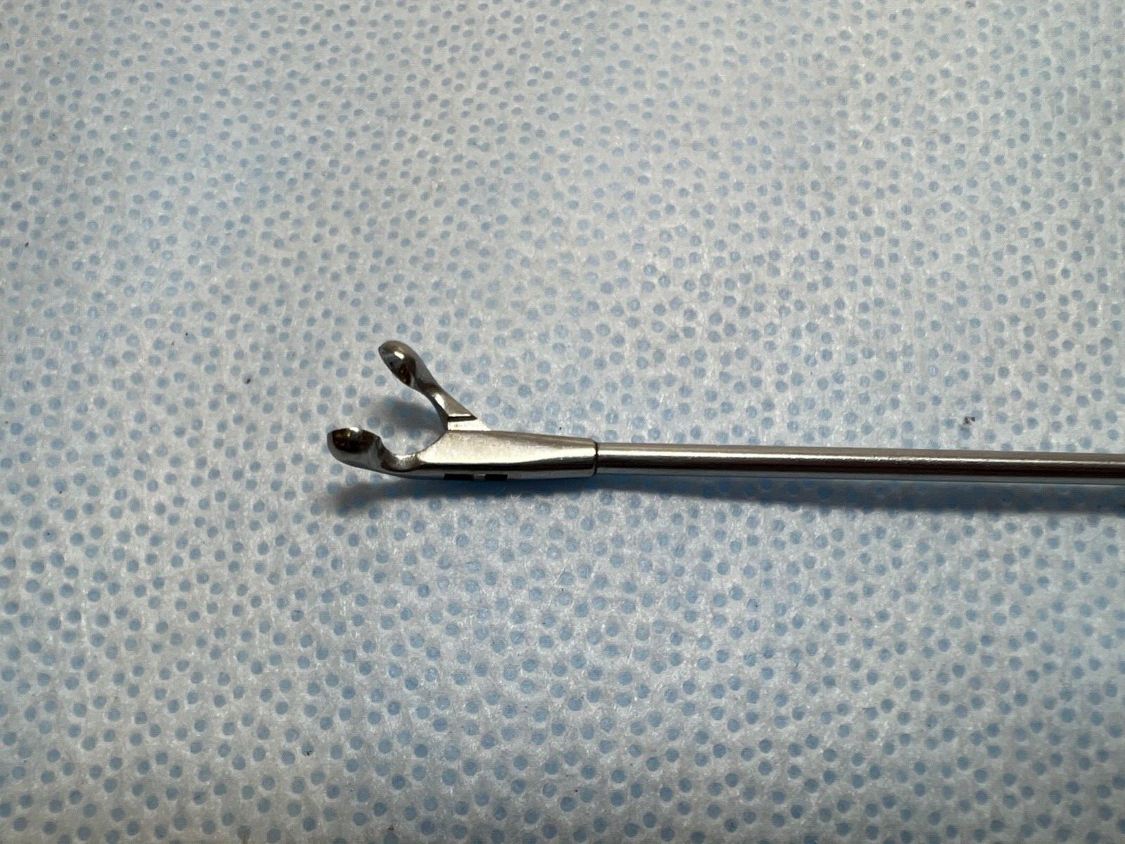 Karl Storz 8591 W Biopsy Cup Forceps Curved Left 13-1/2″ Length