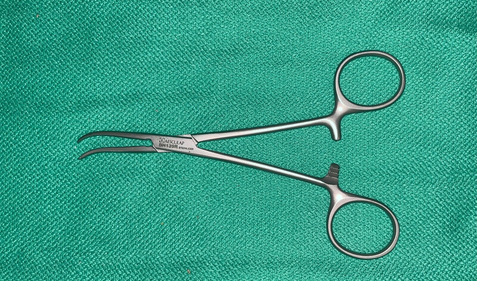 Aesculap Dandy Hemostatic Forceps Curved BH139R