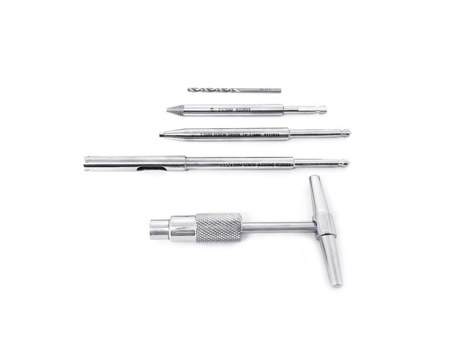 Broken Screw Removal Extractor Veterinary Surgical Instrument 3.5mm