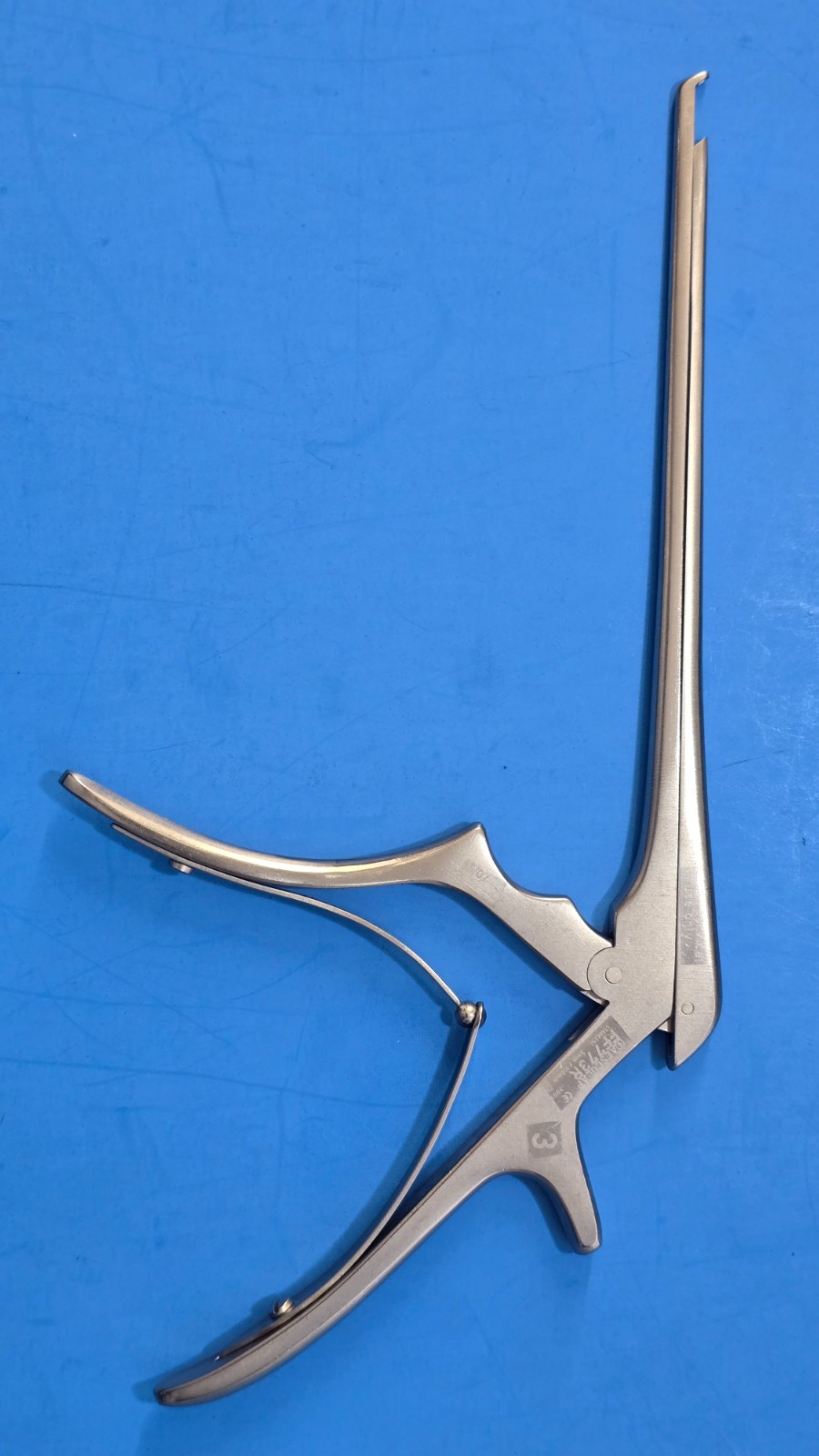 AESCULAP FF773R Surgical Kerrison Rongeur 7″ shaft 3mm x 40 degree