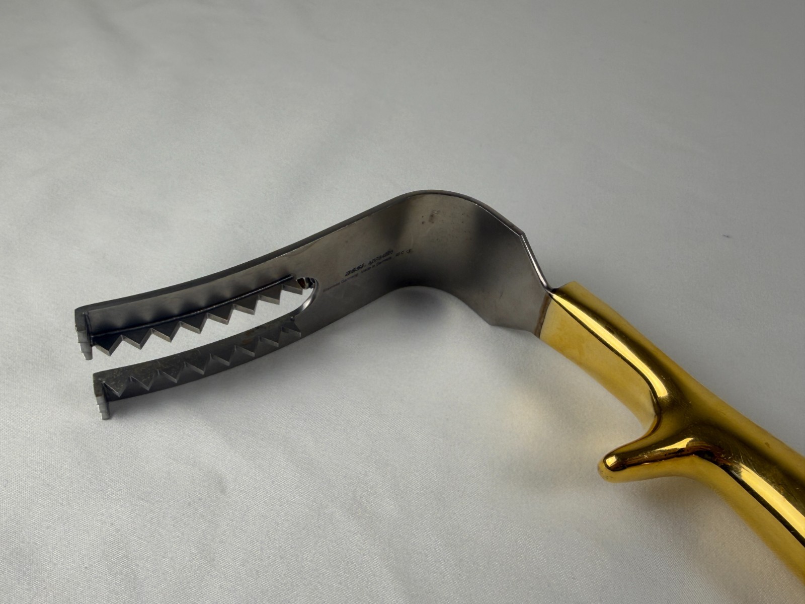 ASSI ABR84026 Fiber Optic Haynes Breast Retractor 90x32mm Slotted Blade