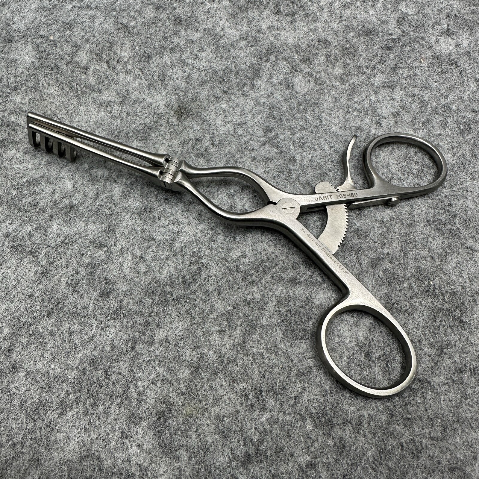 Jarit Surgical Self Retaining 3X4 Sharp Prong Hinged Weitlaner Retractor 205-180