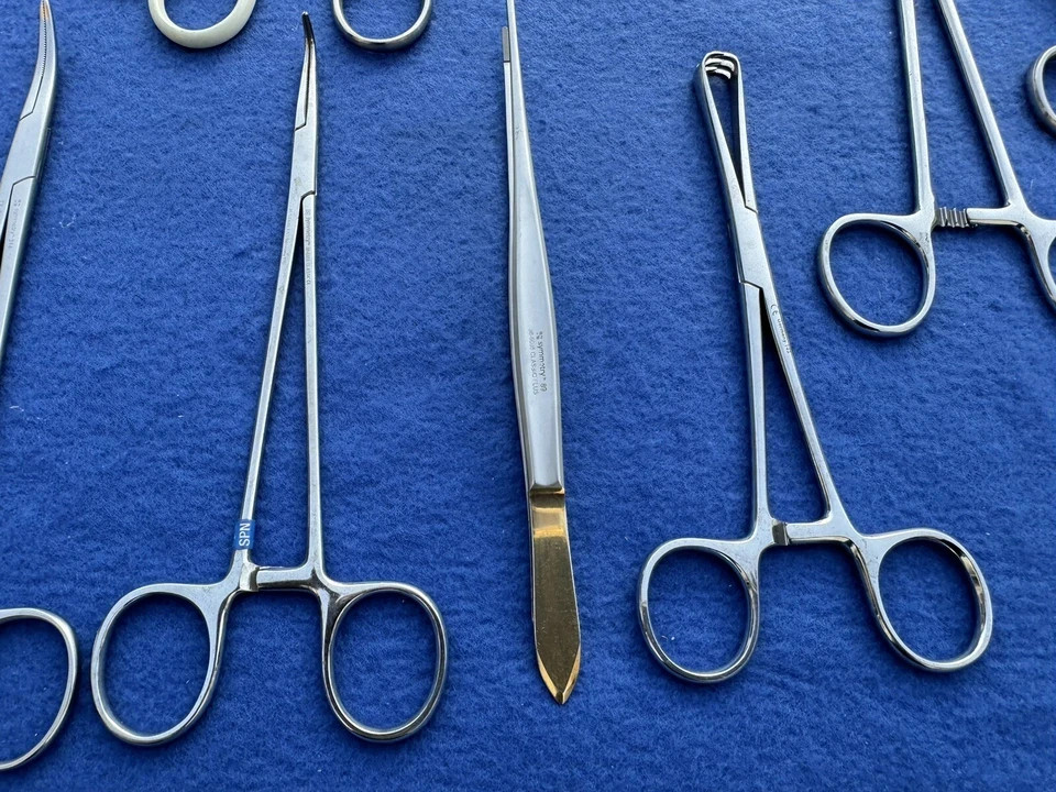 Set of Symmetry Surgical Instruments
