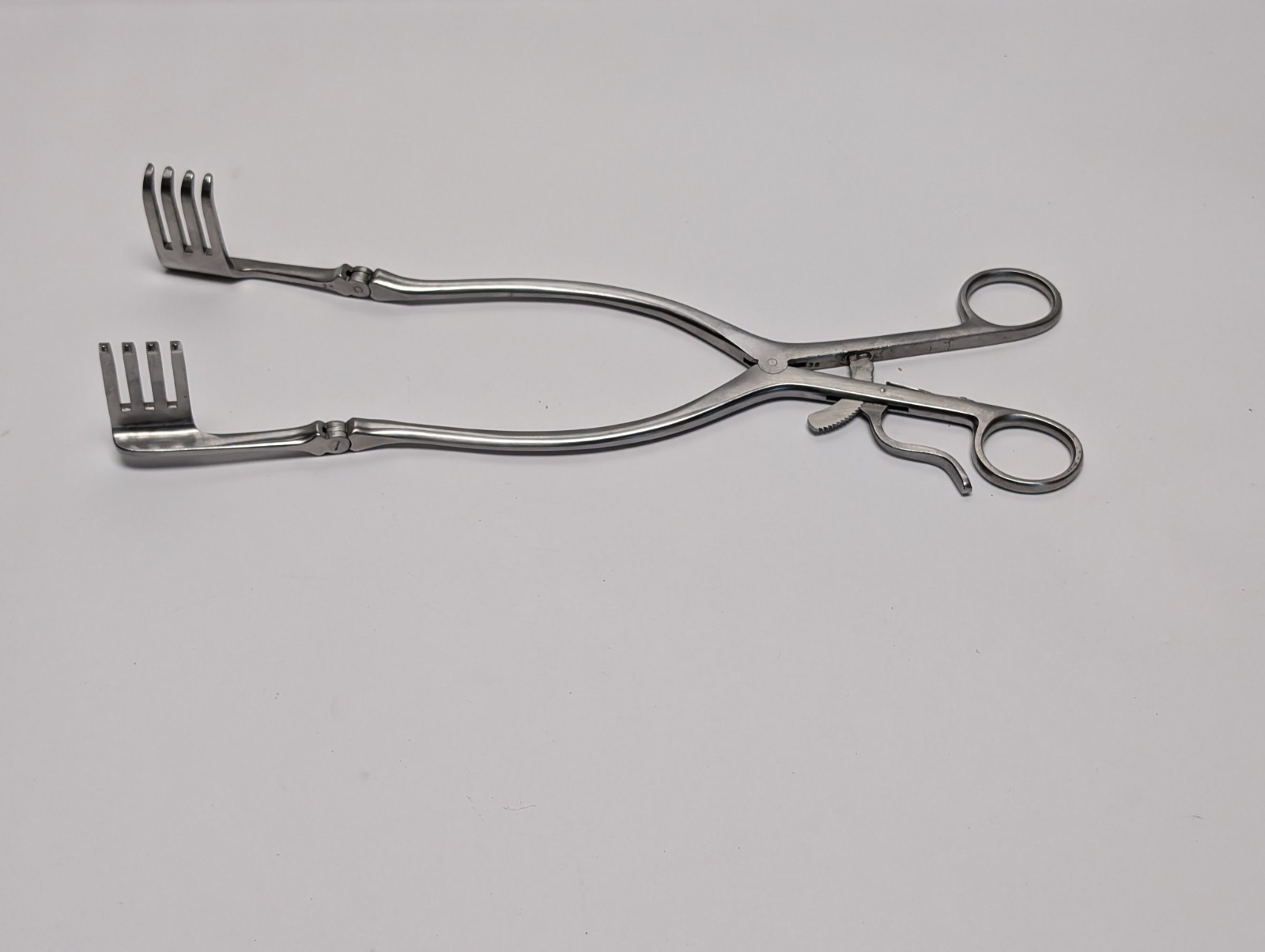 6 pcs. Assorted Surgical Retractor SKLAR LAWTON (USED).