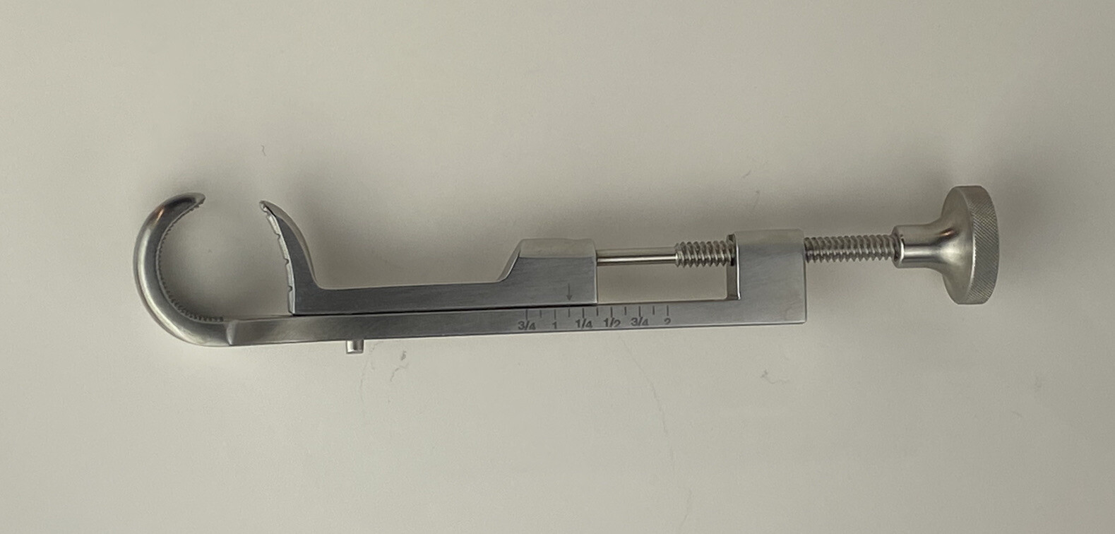 Miltex 27-32 Lowman Bone Clamp 1in Jaw Width 1 x 2 Prong 7in Length Calibrated