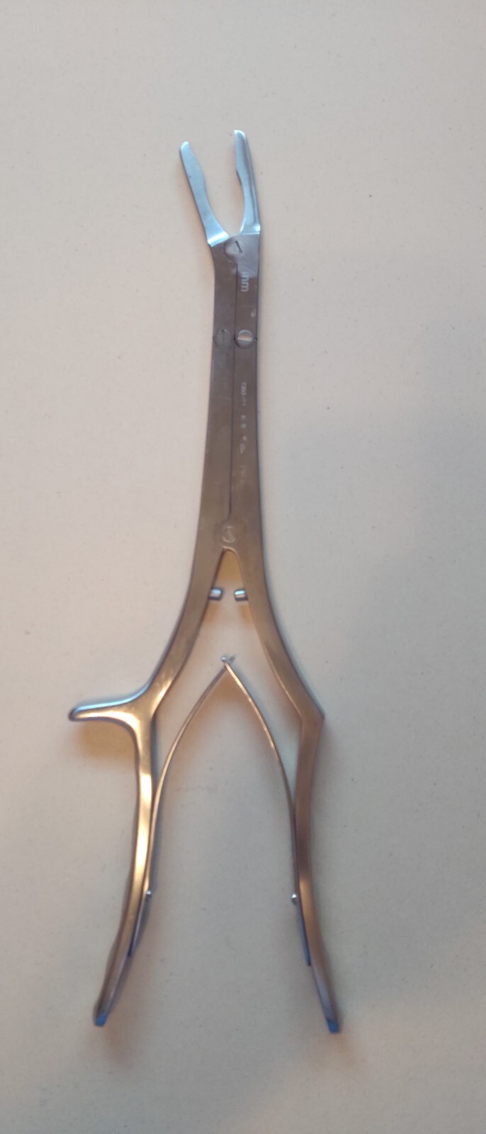 ALIF RONGEUR **KOROS USA** DOWN ANGLED, 4MM DOUBLE ACTION RONGEUR