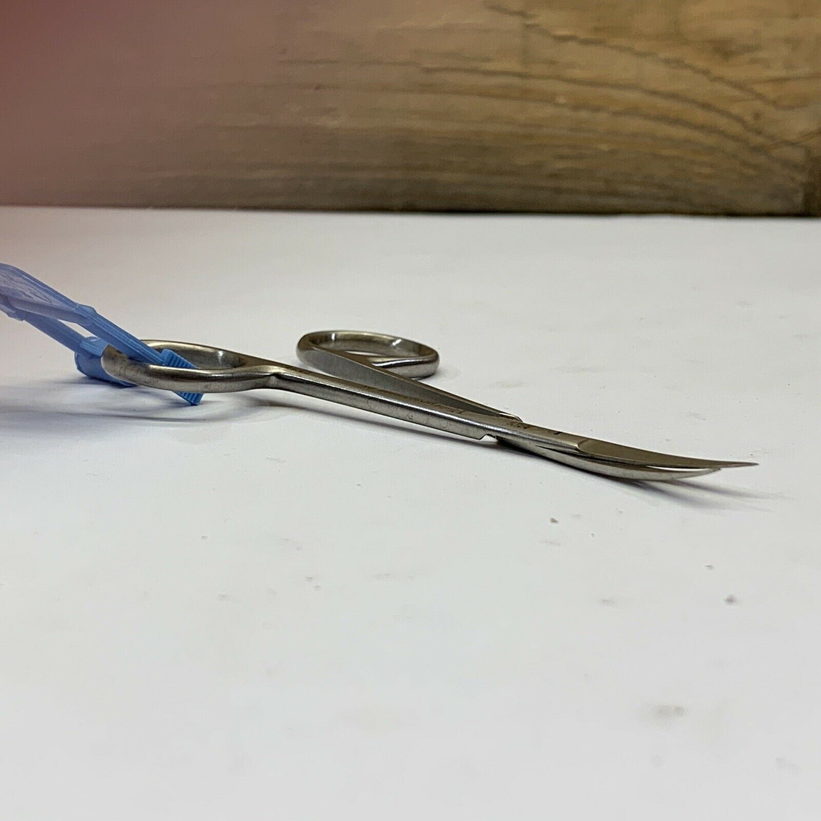 4″ Curved Knapp Iris Scissors with Sharp Tips MDS0728986 Medline
