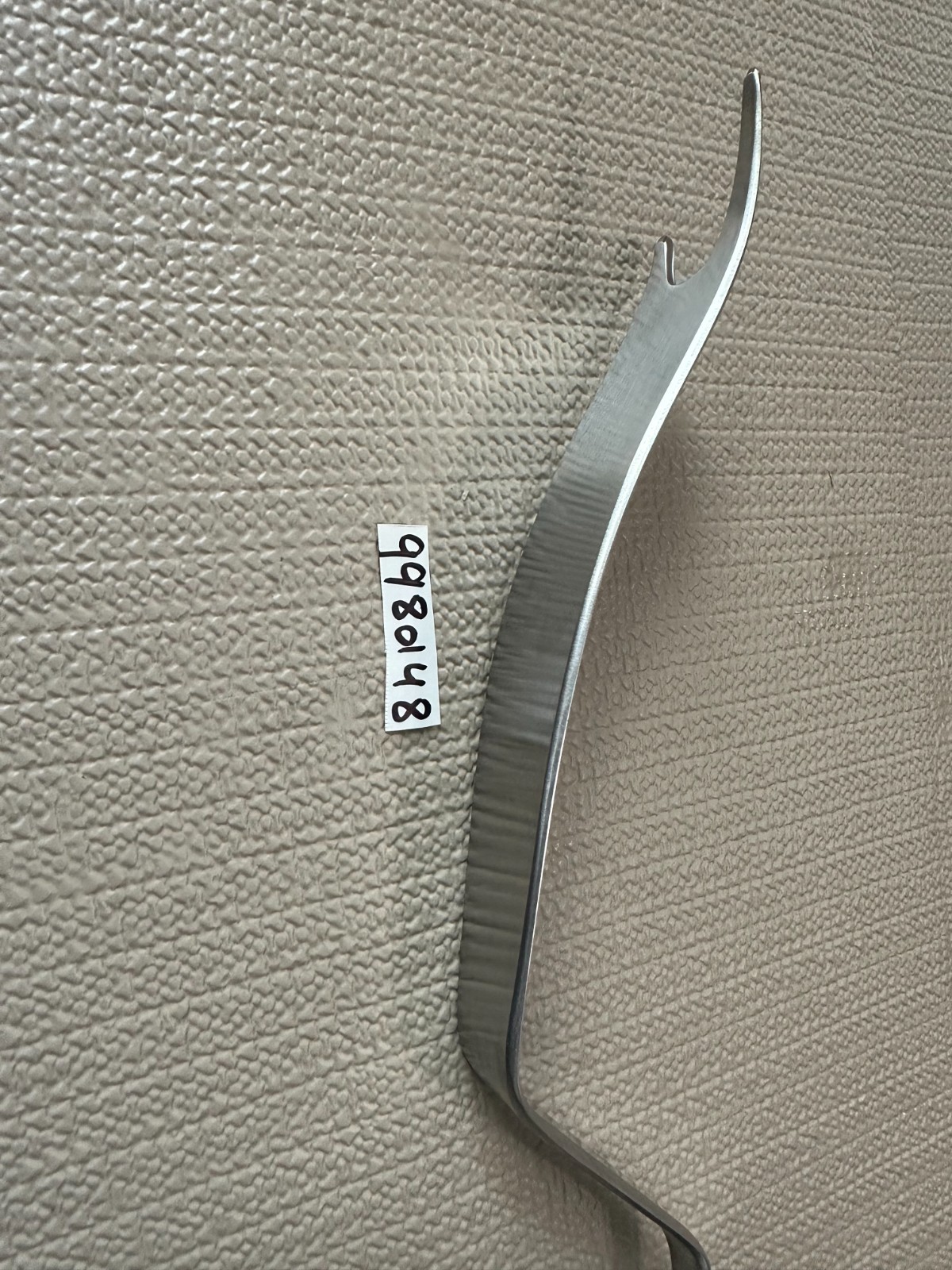 WM9980148—–LEFT HOHMANN MEDICAL RETRACTOR FOR ( HIP SURGERY)