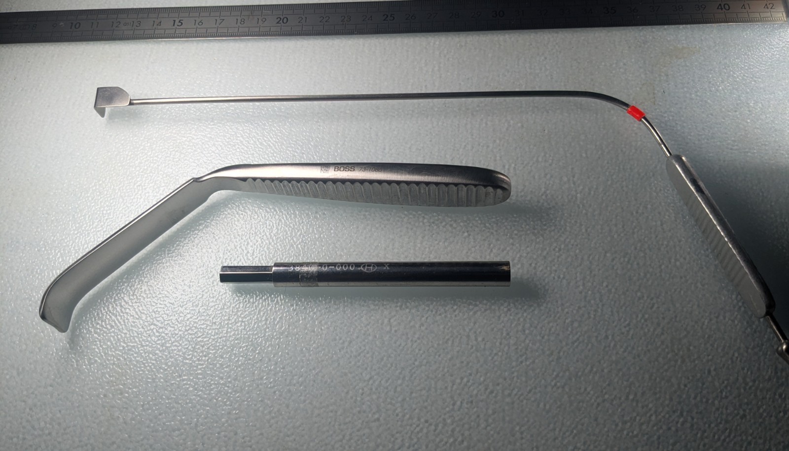 Boss Cloward Style Blade Retractor, 18mm x 75mm blade,7 1/2″ & surgical inst.