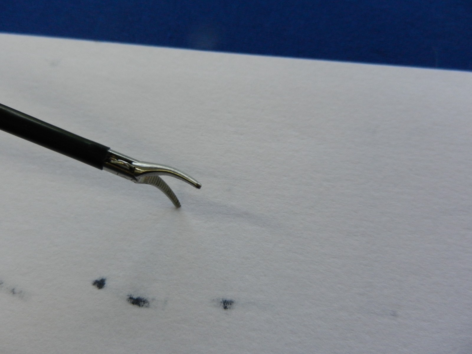 E7518 Snowden Pencer 89-2000 Insulated Monopolar Maryland Grasping Forceps 3.5mm