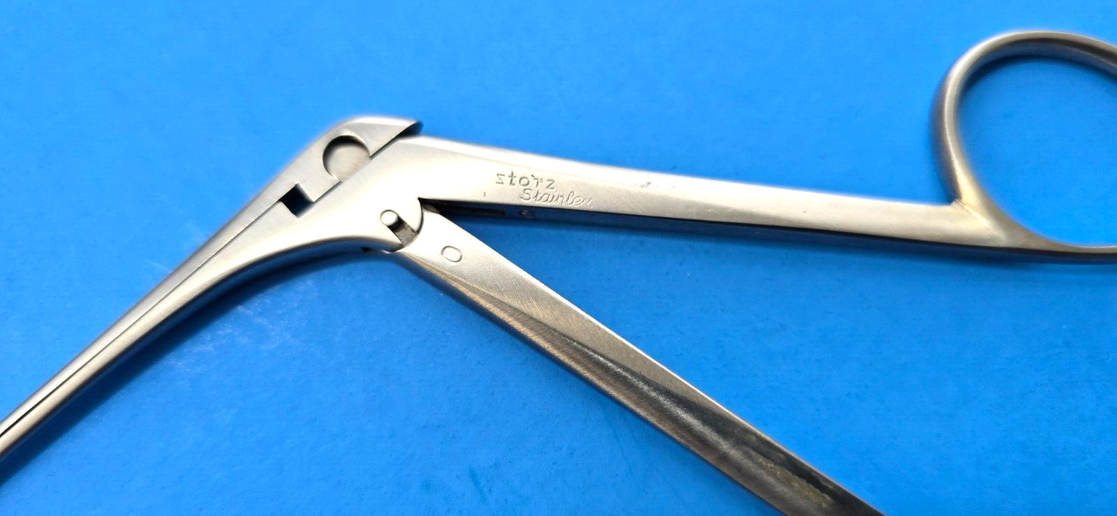 Karl Storz Surgical Wilde Rongeur 4.25″ Fenestrated jaws 4mm Straight.