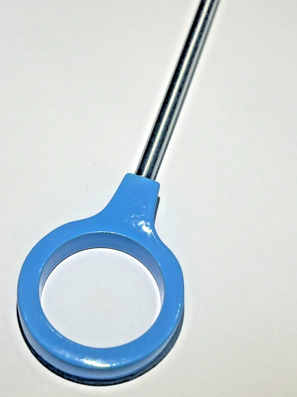 Arthrex AR-1305 Single Hole Knot Pusher With Closed End & Thumb Ring 8.25″
