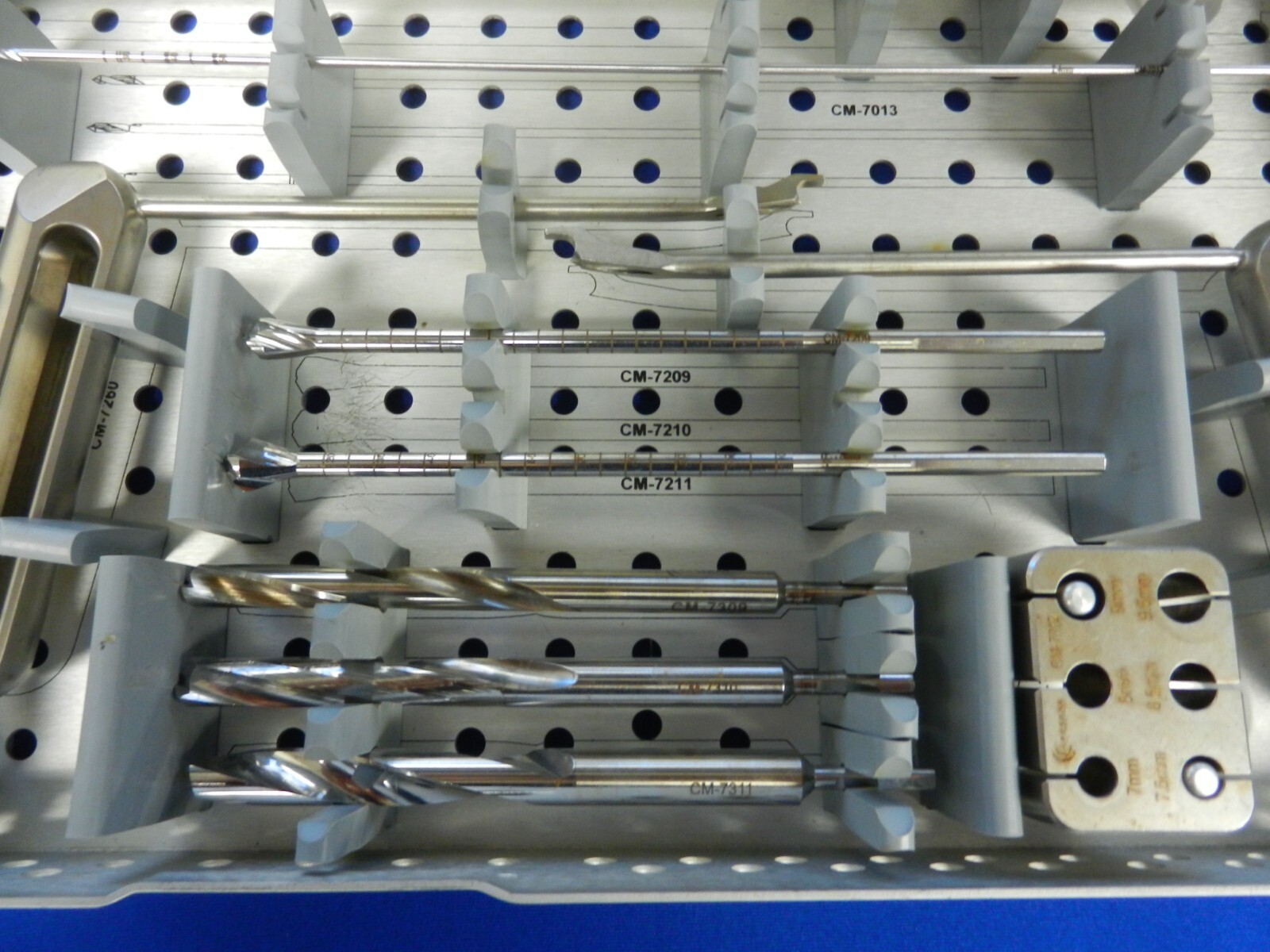 F35 Cayenne Medical Aperfix System ACL Instrument Set