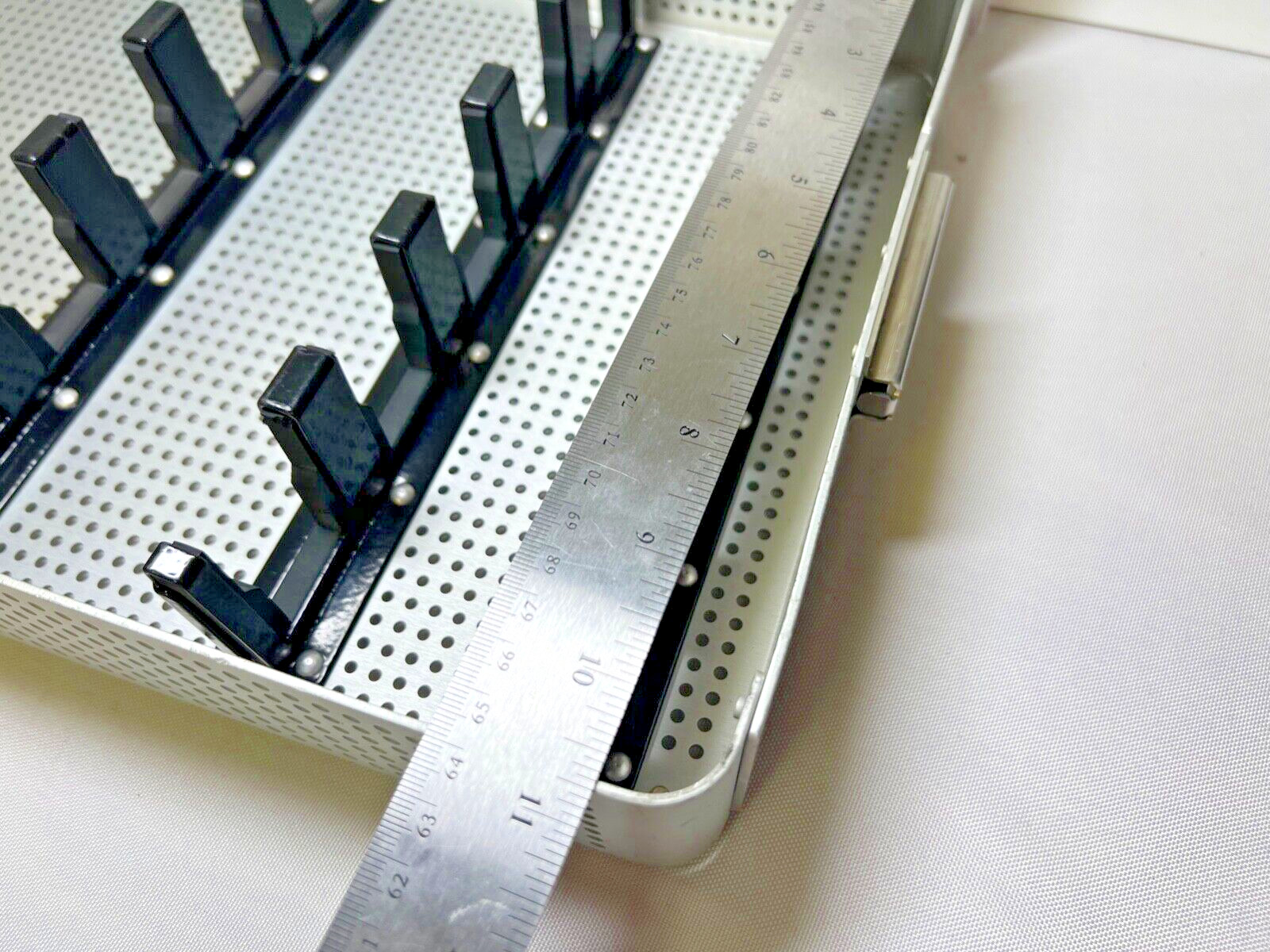 Life instruments 5 Slot Lumbar Elevator Curette Sterilization Case