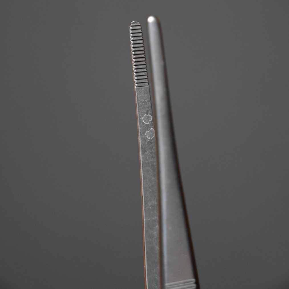 Aesculap BD049R Dressing Forceps Serrated Tip 6 1/4 in Surgical Instrument