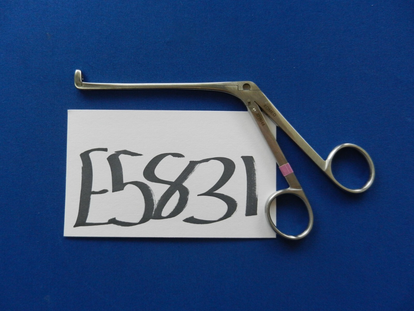 E5831 Xomed 3711048 Weil Blakesley 90 Degree Up Angled Size 1 ENT Forceps