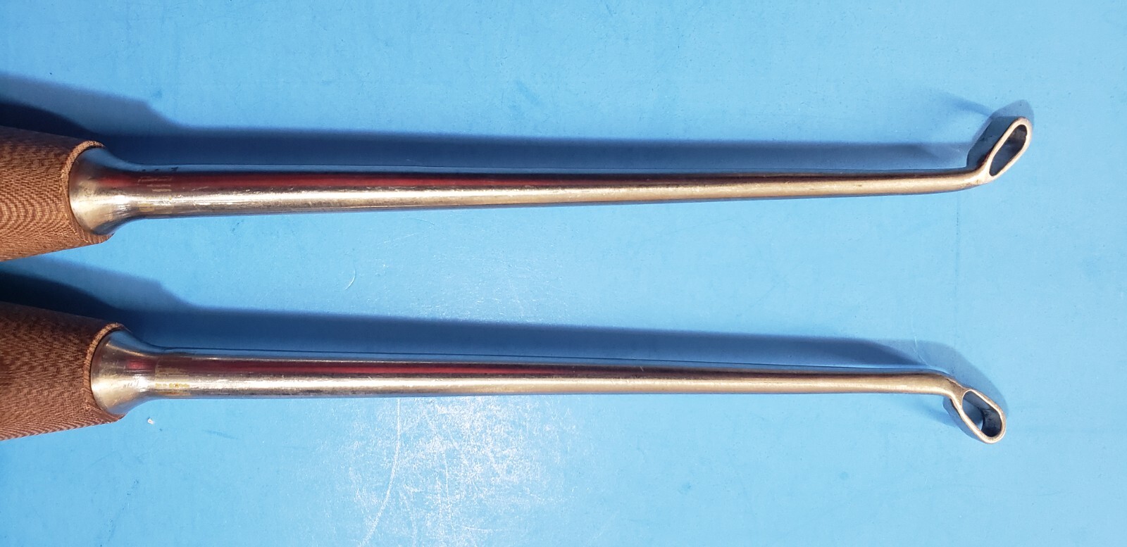 Medtronic Sofamor Danek Surgical Oval Cup Curette Set Right ,Left Angle