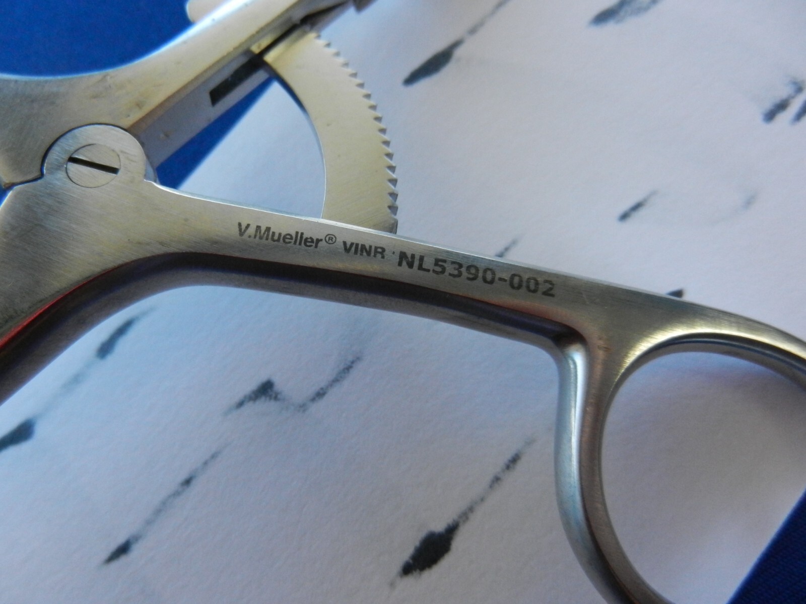 E5725 V. Mueller NL5390-002 Williams 50x20mm Retractor Right Hook