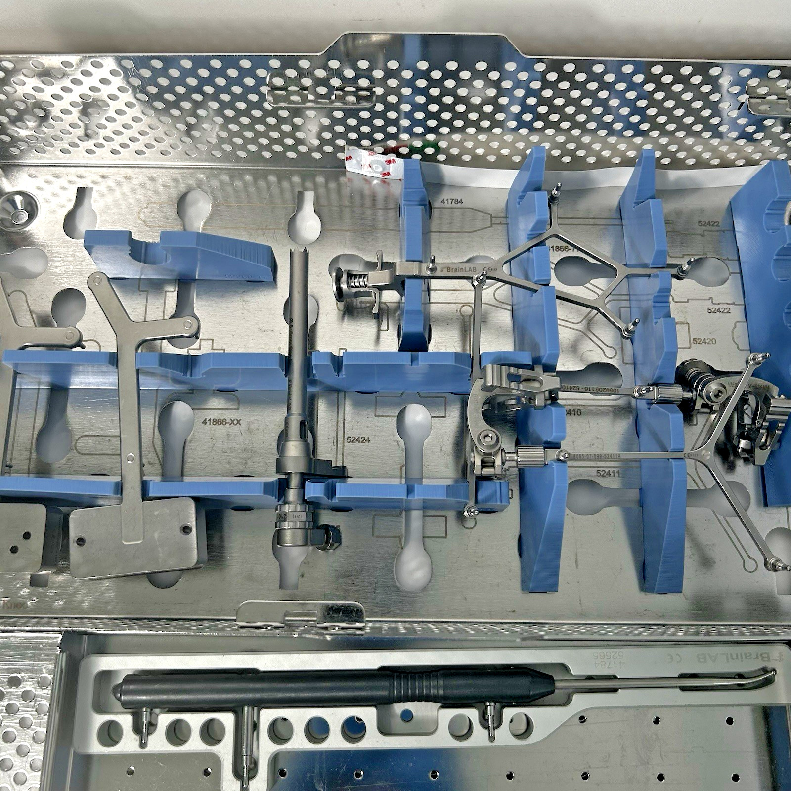 Brainlab VectorVision Knee Instrument Set 52260-01A Case & Components