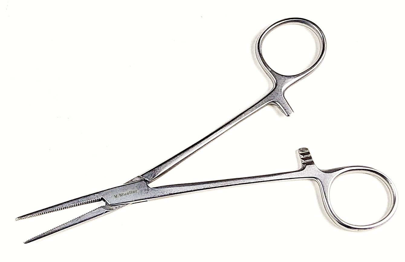 V. Mueller SU2730 Crile Hemostatic Forceps 5.5″ Straight Surgical EUC