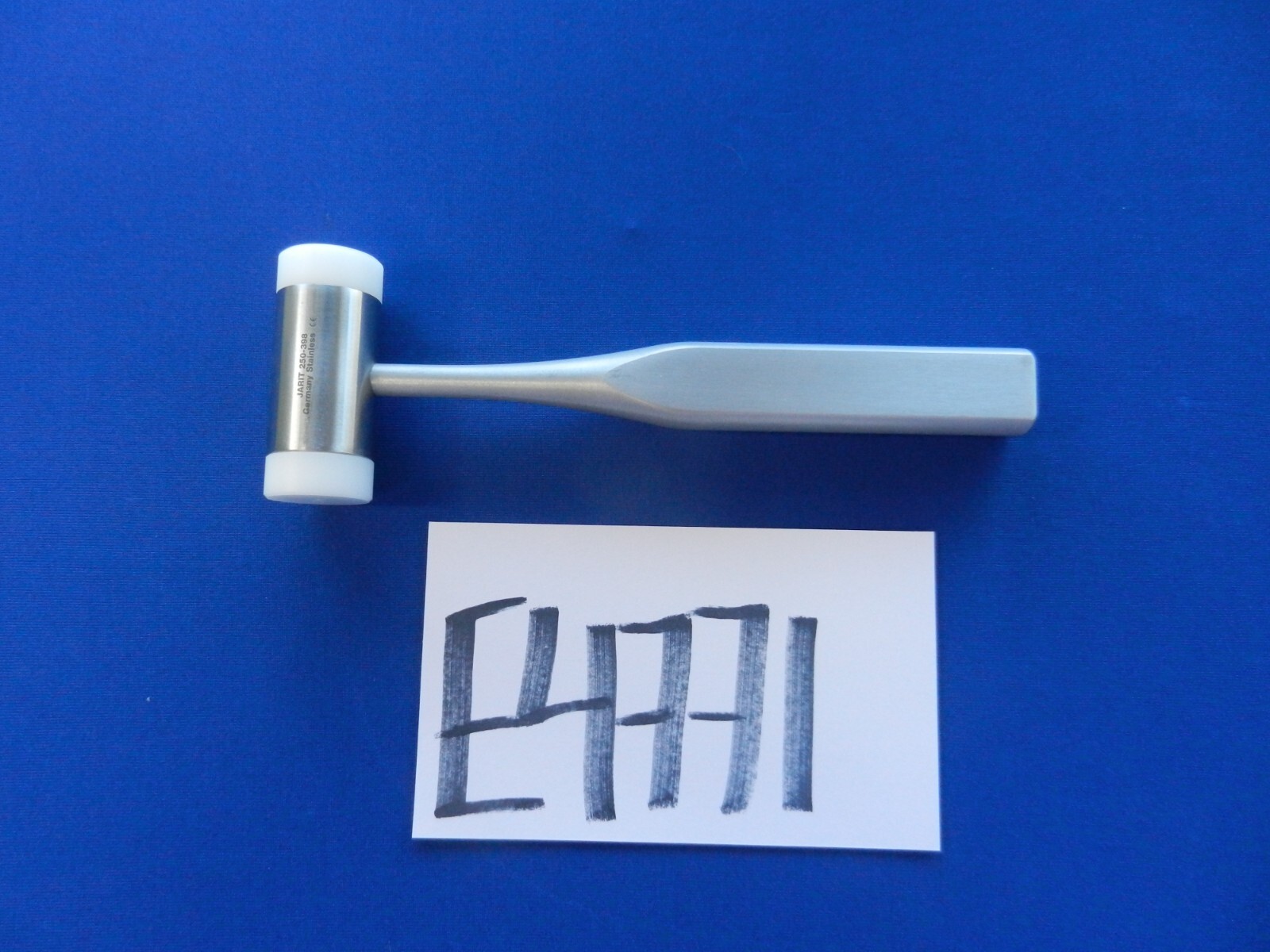 E4771 Jarit 250-398 Nylon Head Straight Mallet 4oz x 18.7cm Length