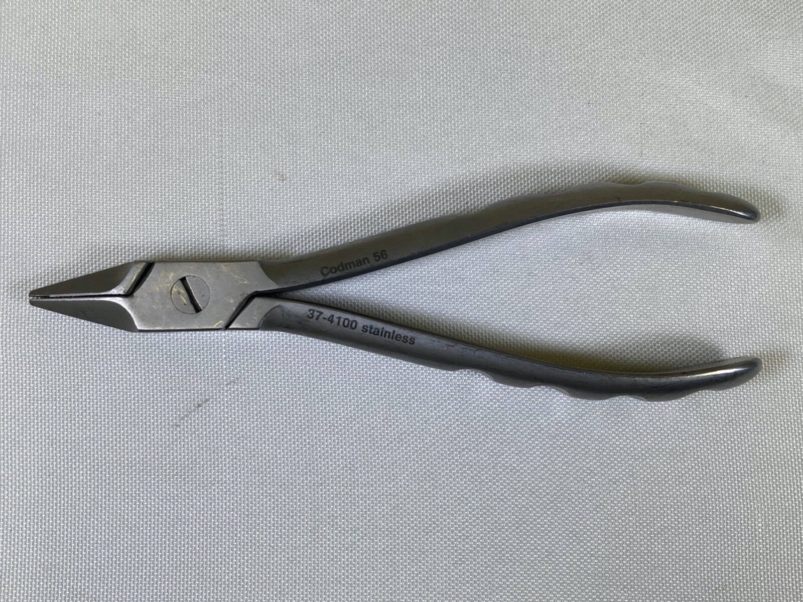 Codman 37-4100 Needle Nose Pliers 6.25″ Overall Length 20mm Jaw Length Ortho
