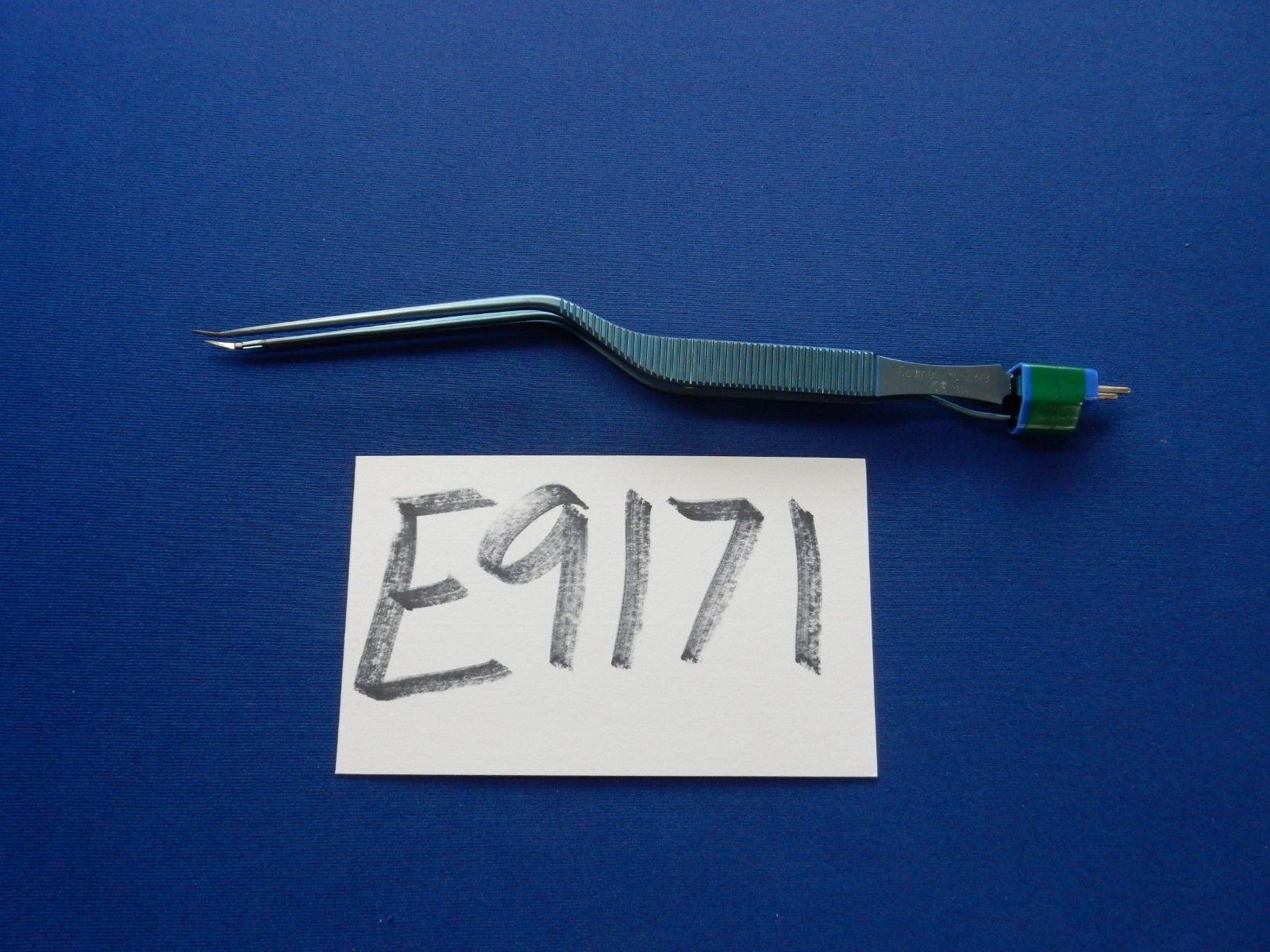 Codman 80-2929 Titanium Malis Bayonet Forceps Up Angled 8-3/4″