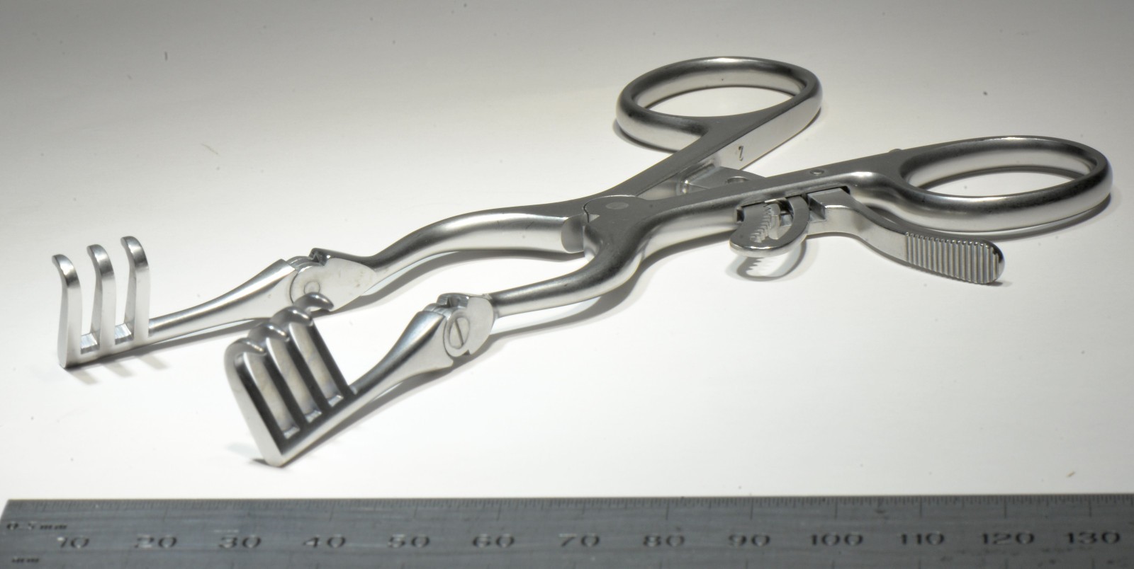 Aesculap #BV085R Adson Baby Hinged Retractor 3×4 Semi-Sharp 5 ½” Surgical
