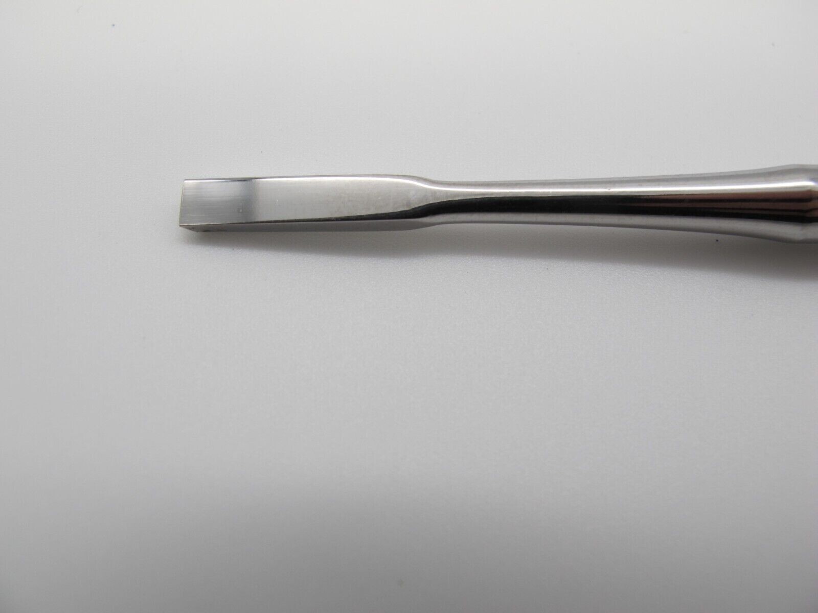Gardner Bone Chisel 2, Straight, Single-Bevel, Blade, 4 mm wide, Stainless Steel