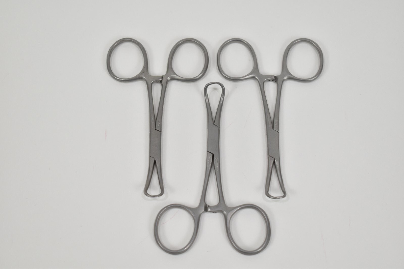 Medical Surgical Towel Clamp – Set of 3 CODMAN Stainless Backhaus 4″ Clamps