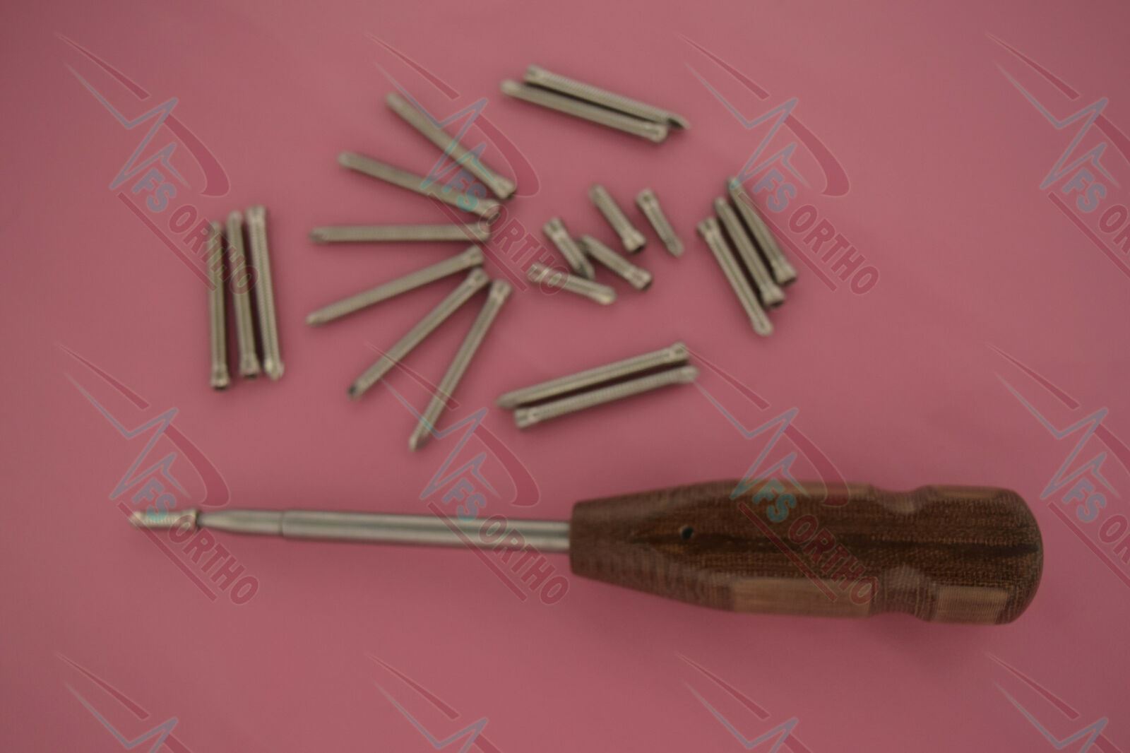 Locking screws 2.4mm Self Tapping LCP screws 140 pcs Orthopedics SS