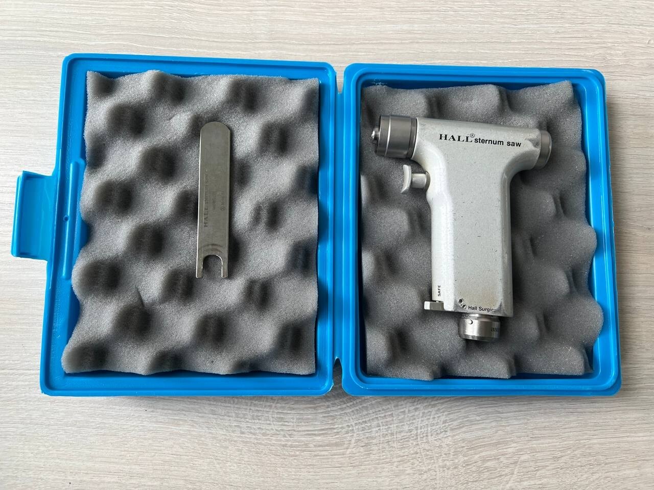 Hall Zimmer Conmed 5059-05 Sternum Saw Surgical Handpiece w/ Case