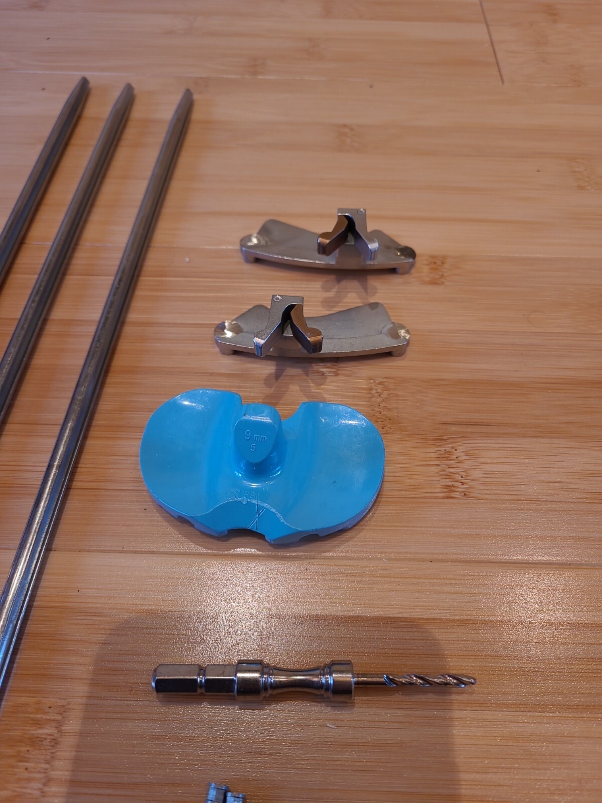 Stryker Triath Knee Extras