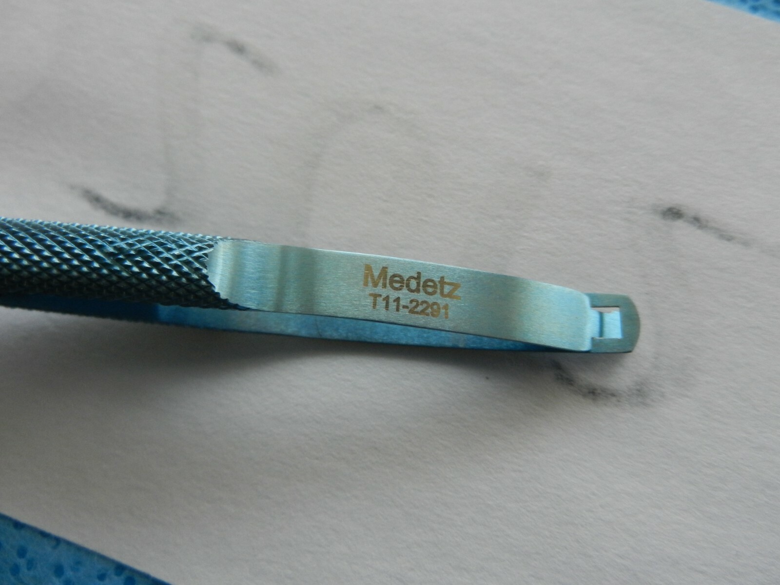 D2012 Medetz Surgical 4-1/4in Titanium Curved Needleholder T11-2291