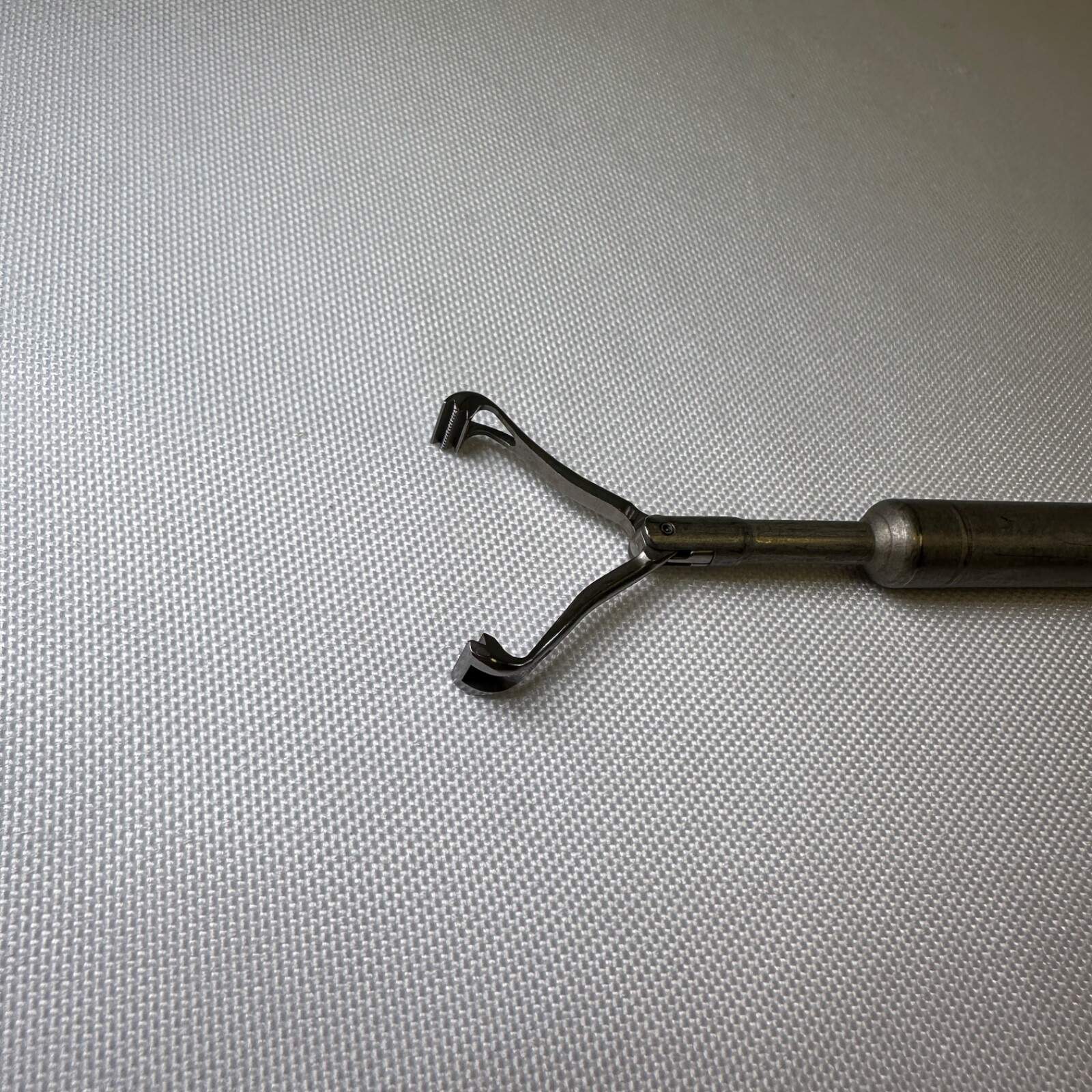 Symmetry ACCESS 38-1003 Babcock Grasping Forceps with/ Debakey Teeth 10mm x 38cm