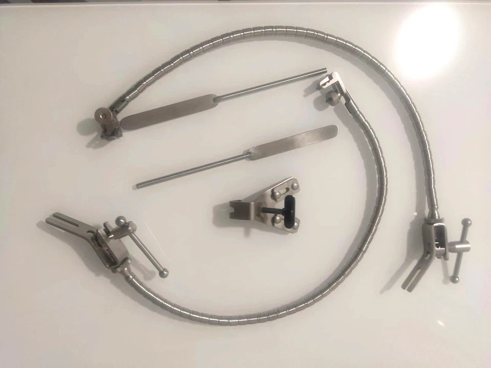 Aesculap FF270R Yasargil Flexible Arm Leyla Self Brain Retractor Neurosurgery