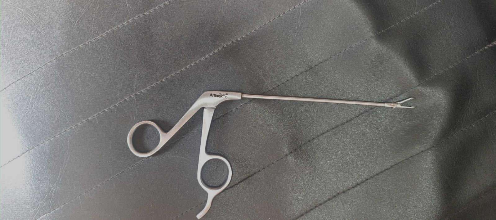 Arthrex AR-13970NR KingFisher Suture Retriever Tissue Grasper Handle Arthroscopy