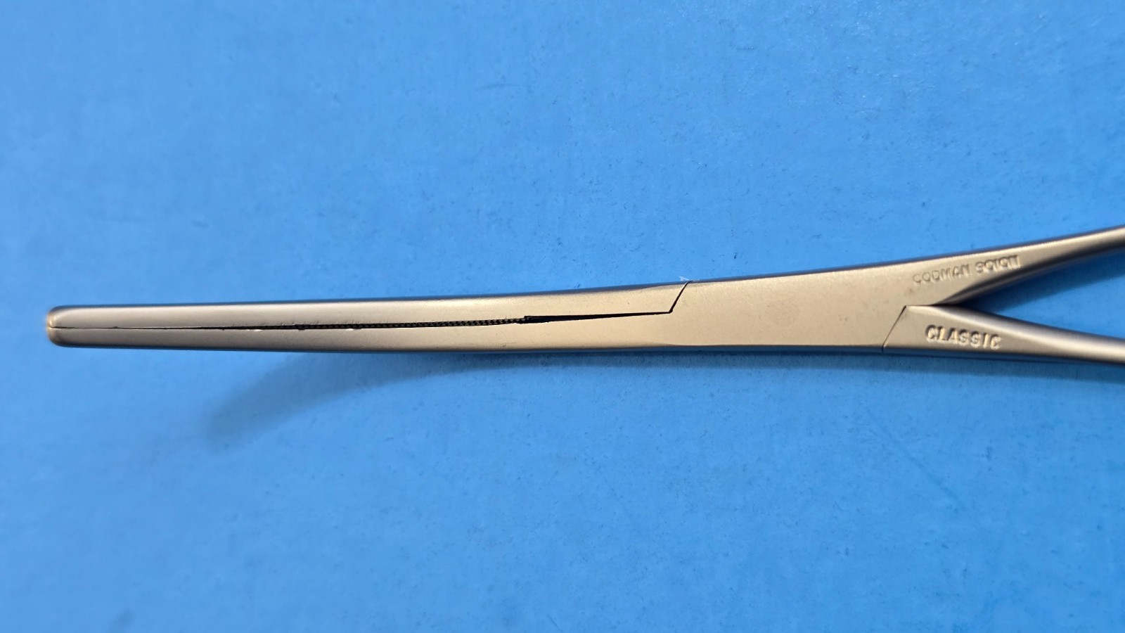 CODMAN 37-1071 Surgical Pediatric Debakey Clamp 13cm Curved Jaws.