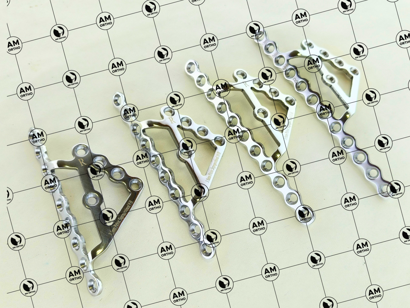 Ṕelvic 3.5mm Ĺocking Śuprapectineal Ṕlate Left & Right 10H-12Holes 8Pcs Set SS