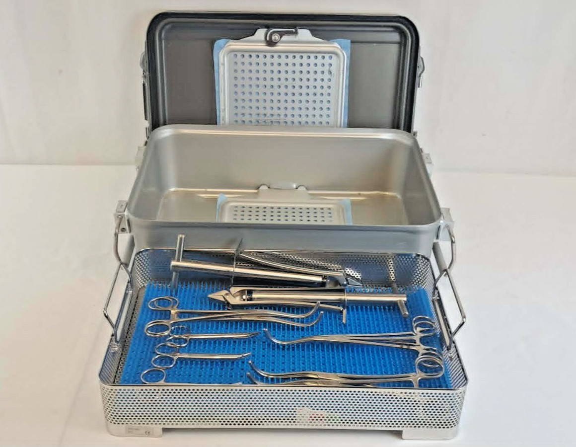 V. Mueller Sternal Cable 11 Pc Set w/ Genesis Sterilization Case