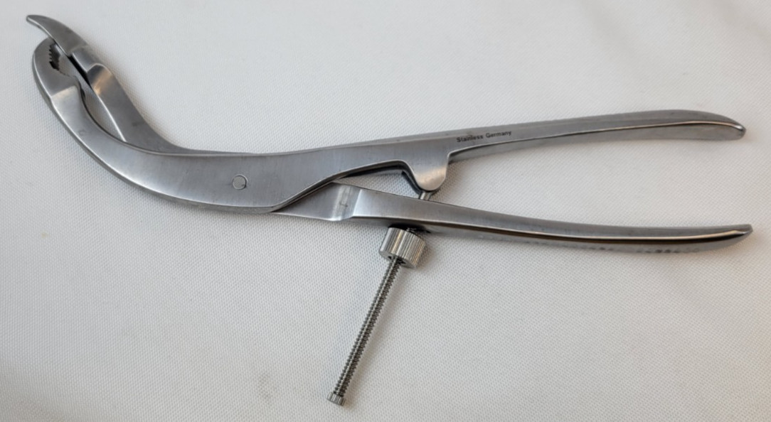 Symmetry SSI Ultra 35-7532 Verbrugge Bone Holding Clamp, 9-1/2″, Orthopedic